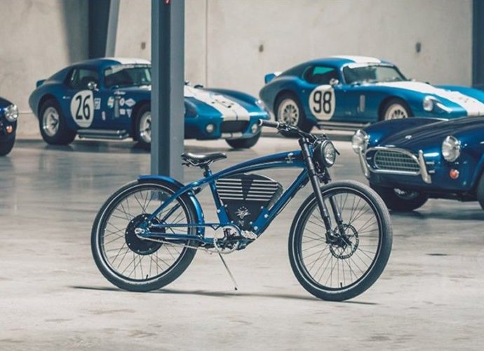 La Shelby Cobra est maintenant un vélo électrique au style néo-rétro