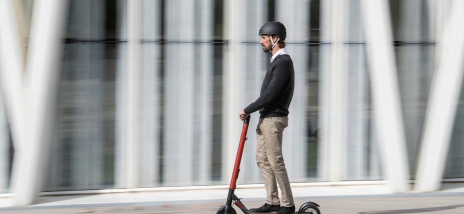 SEAT eXS KickScooter la trottinette electrique de SEAT