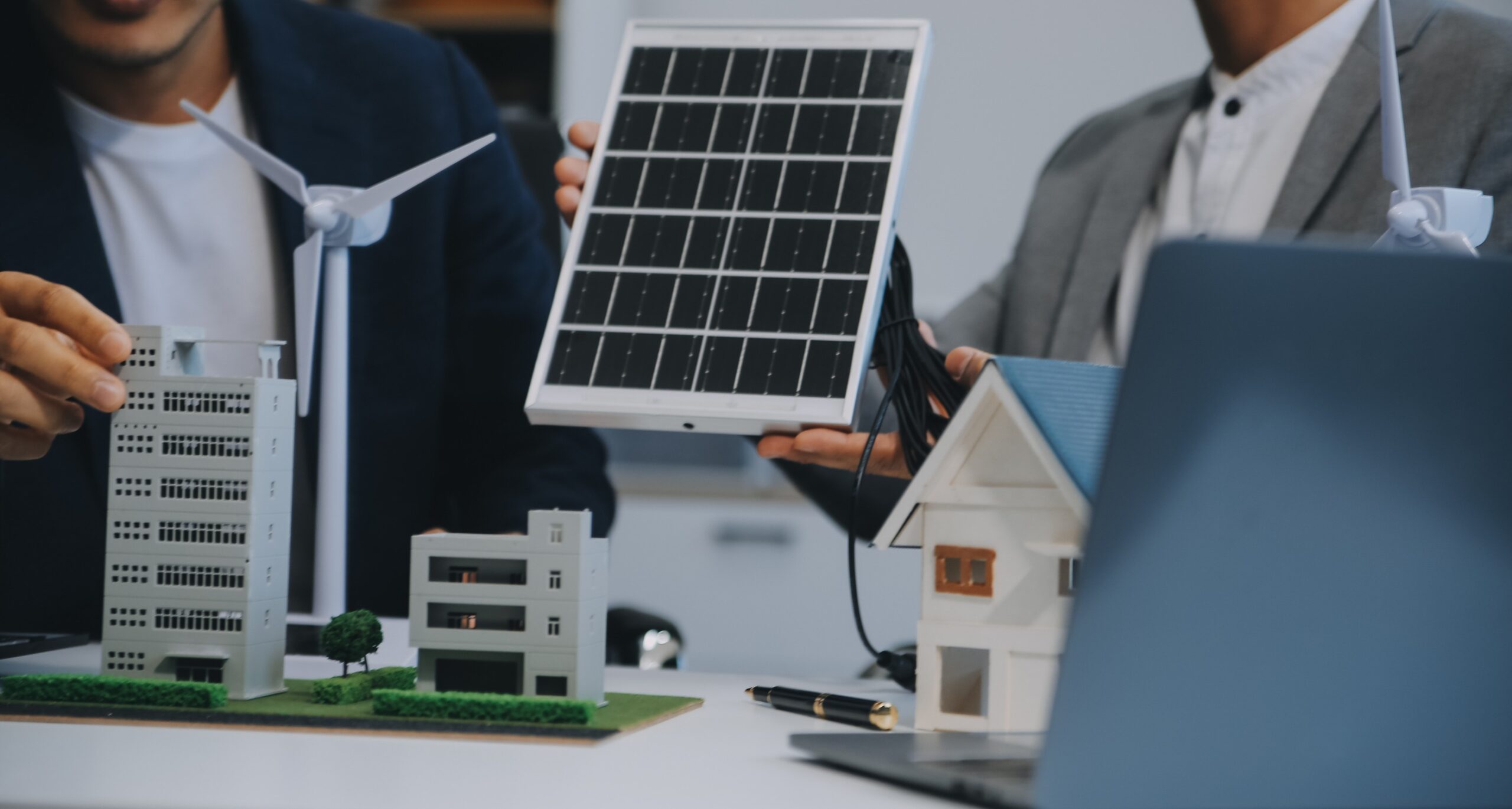 Mise en œuvre d’un projet solaire : top 3 des erreurs à éviter absolument ! - Urban Elec Mise en œuvre d’un projet solaire : top 3 des erreurs à éviter absolument !