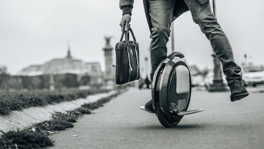 Monocycle électrique et sécurité : conseils indispensables Monocycle électrique et sécurité : conseils indispensables