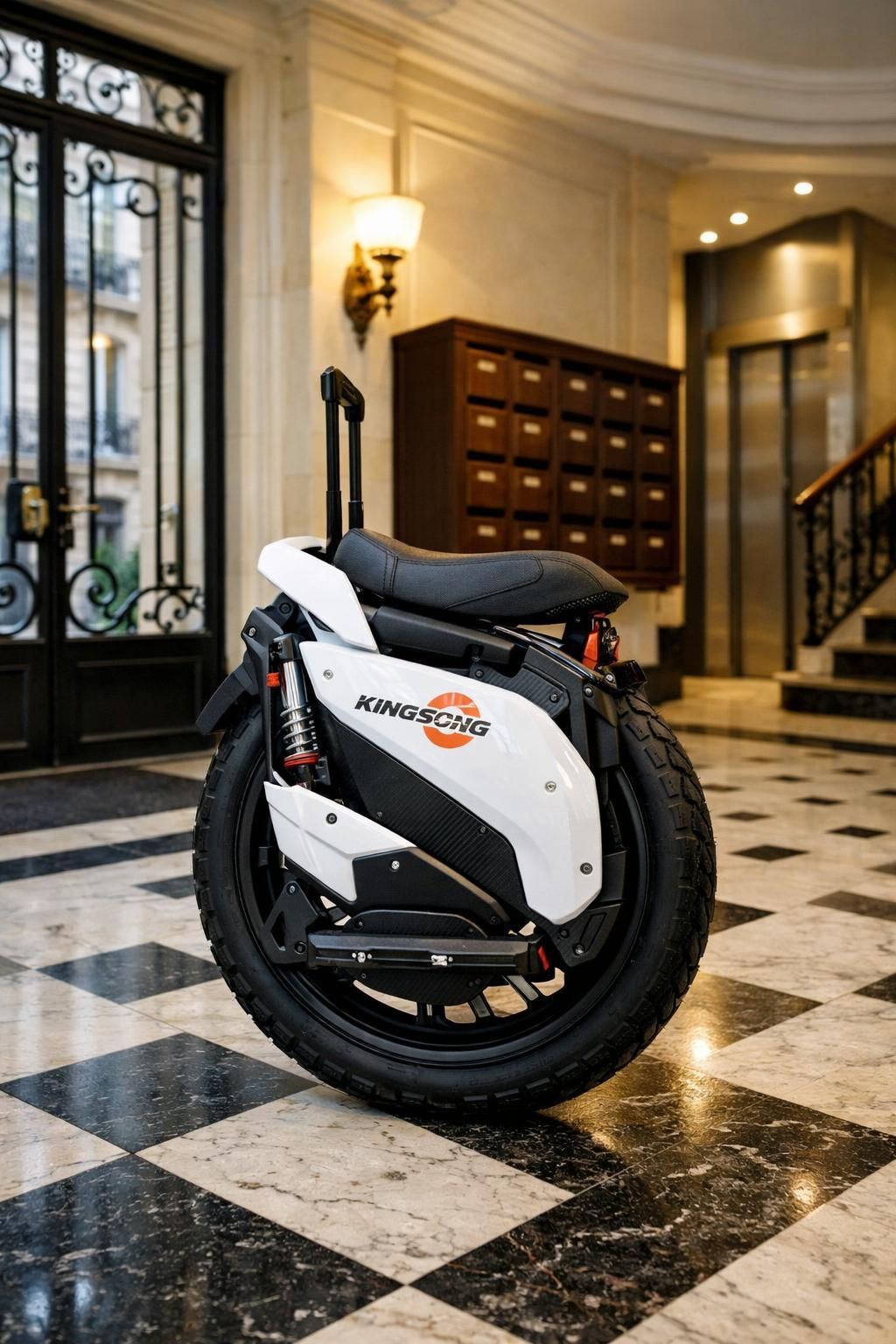 découvrez comment les réseaux sociaux ont permis de retrouver une gyroroue volée, une histoire de solidarité et d'entraide en ligne.