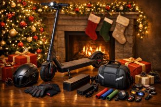 Cadeaux de Noël incontournables pour les amateurs de trottinettes électriques ! découvrez notre sélection de cadeaux de noël indispensables pour les passionnés de trottinettes électriques, parfaits pour faire plaisir et surprendre vos proches amateurs de mobilité urbaine.
